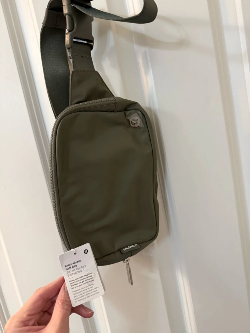 NWT Everywhere Belt Bag Large 2L - Picture 2 of 5